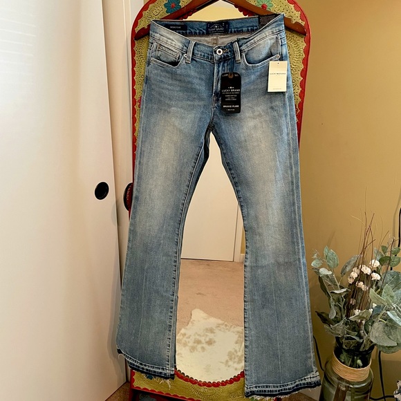 Lucky Brand Brooke Flare Size 26 NWT - Picture 3 of 4
